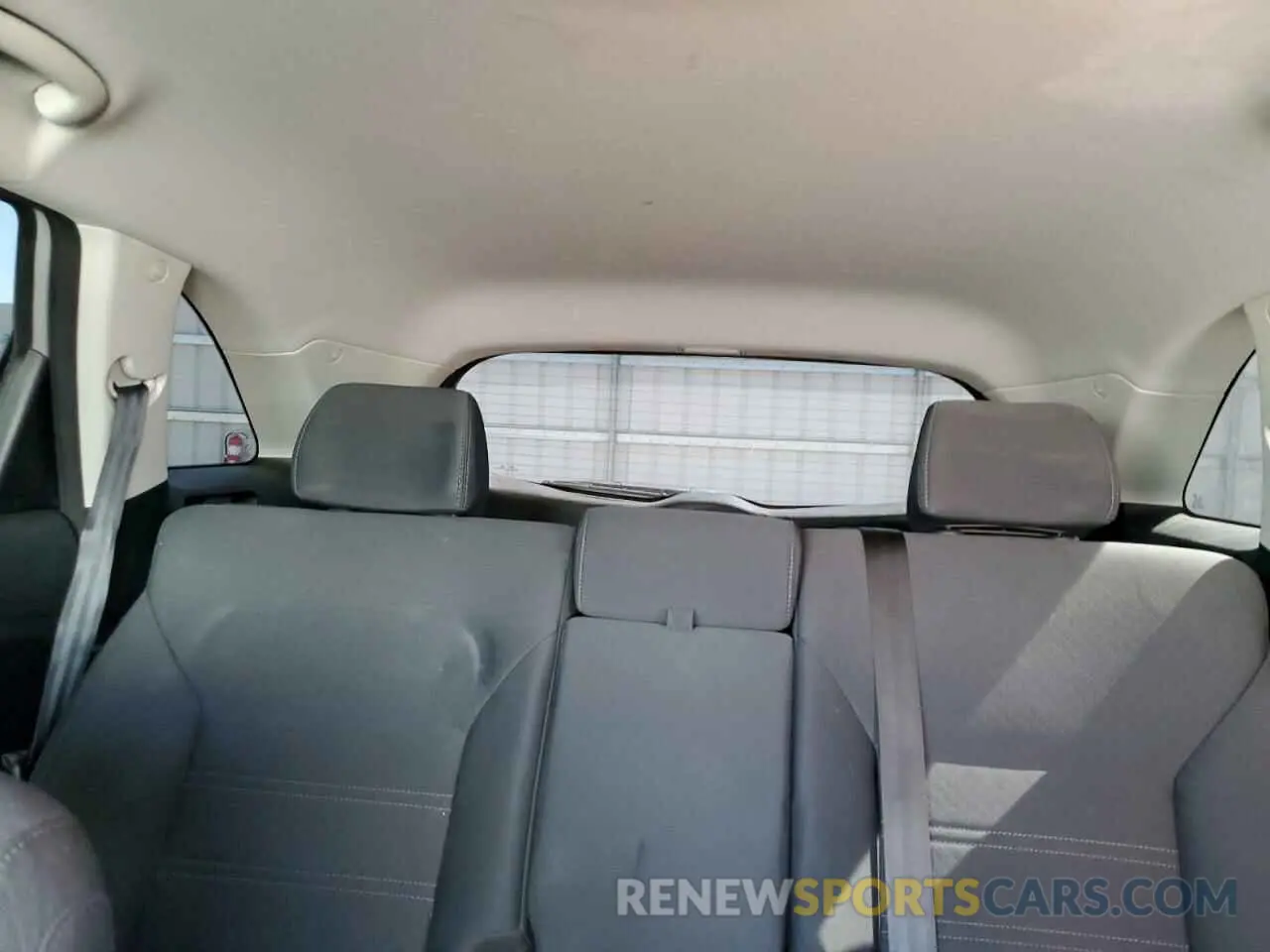 10 Photograph of a damaged car 5XYPG4A30KG449573 KIA SORENTO 2019
