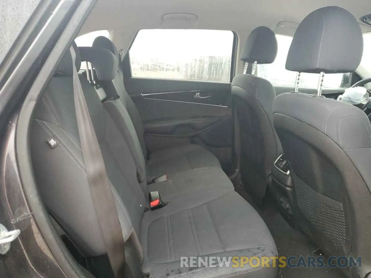 10 Photograph of a damaged car 5XYPG4A30KG457222 KIA SORENTO 2019
