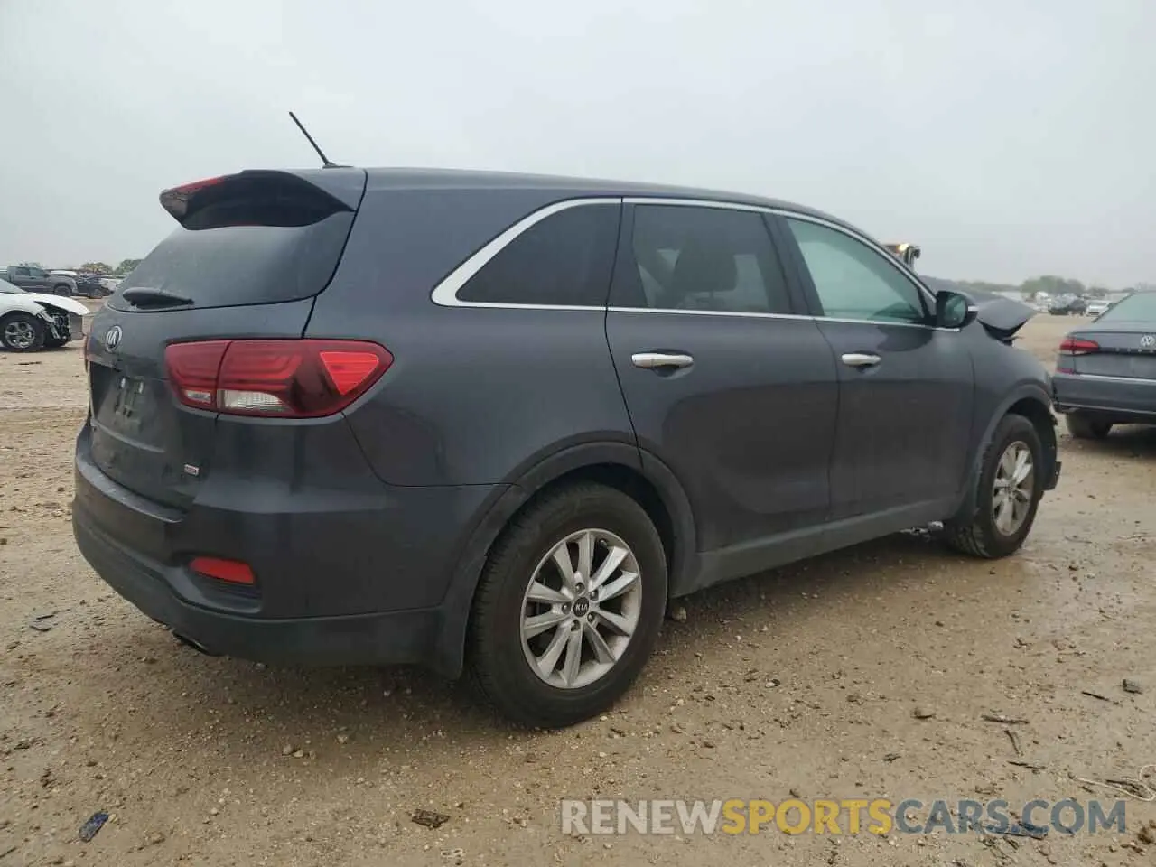 3 Photograph of a damaged car 5XYPG4A30KG457222 KIA SORENTO 2019