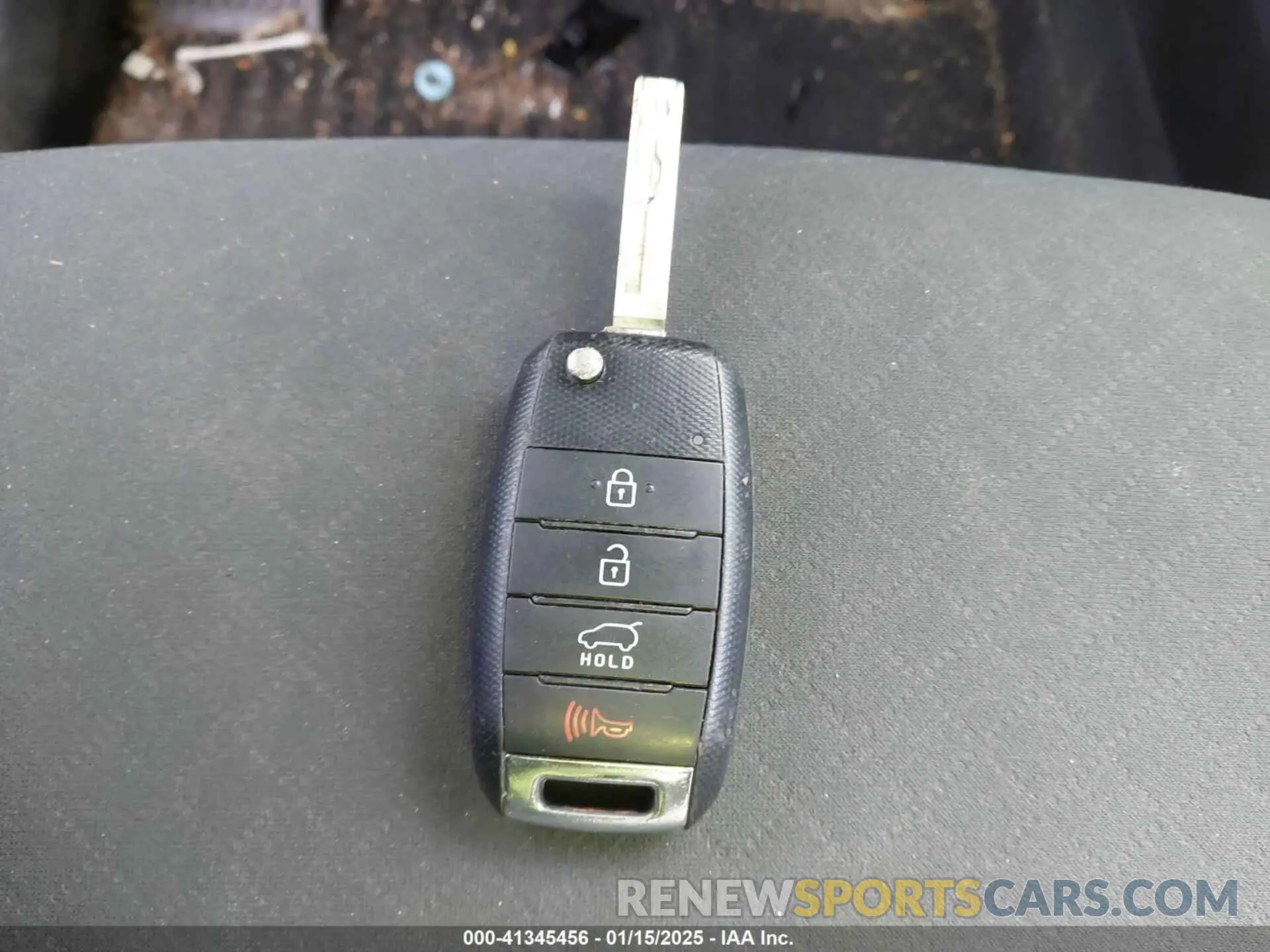 11 Photograph of a damaged car 5XYPG4A30KG476773 KIA SORENTO 2019