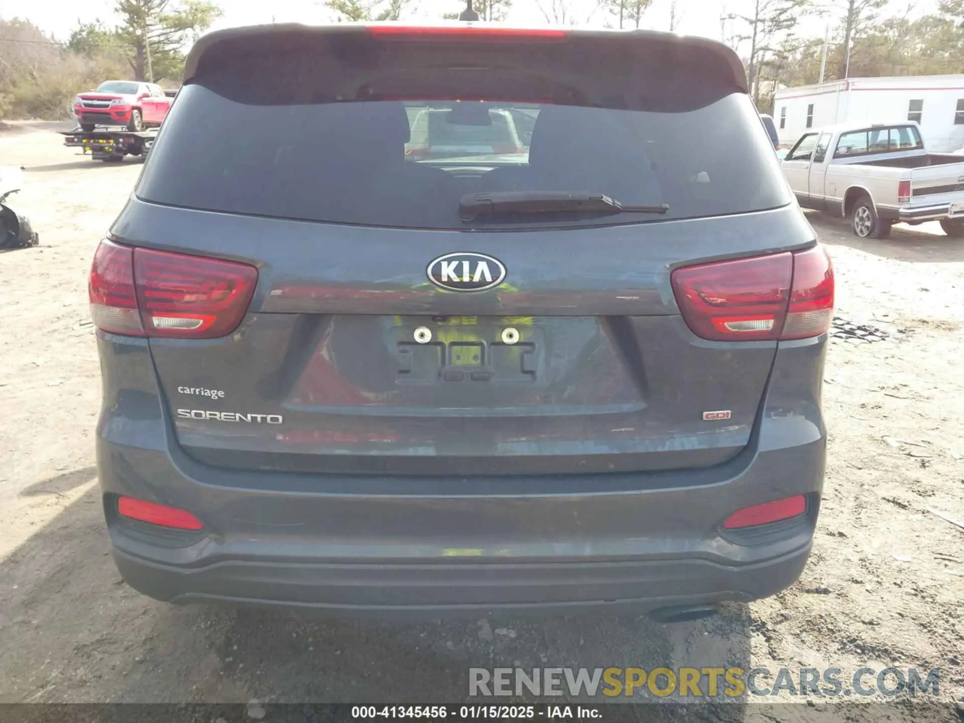 17 Photograph of a damaged car 5XYPG4A30KG476773 KIA SORENTO 2019