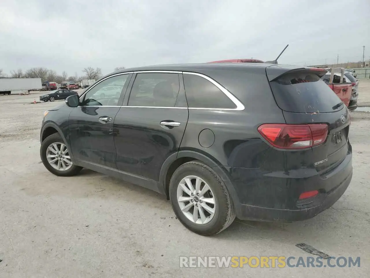 2 Photograph of a damaged car 5XYPG4A30KG477843 KIA SORENTO 2019