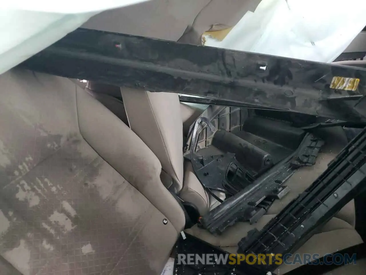 11 Photograph of a damaged car 5XYPG4A30KG500778 KIA SORENTO 2019