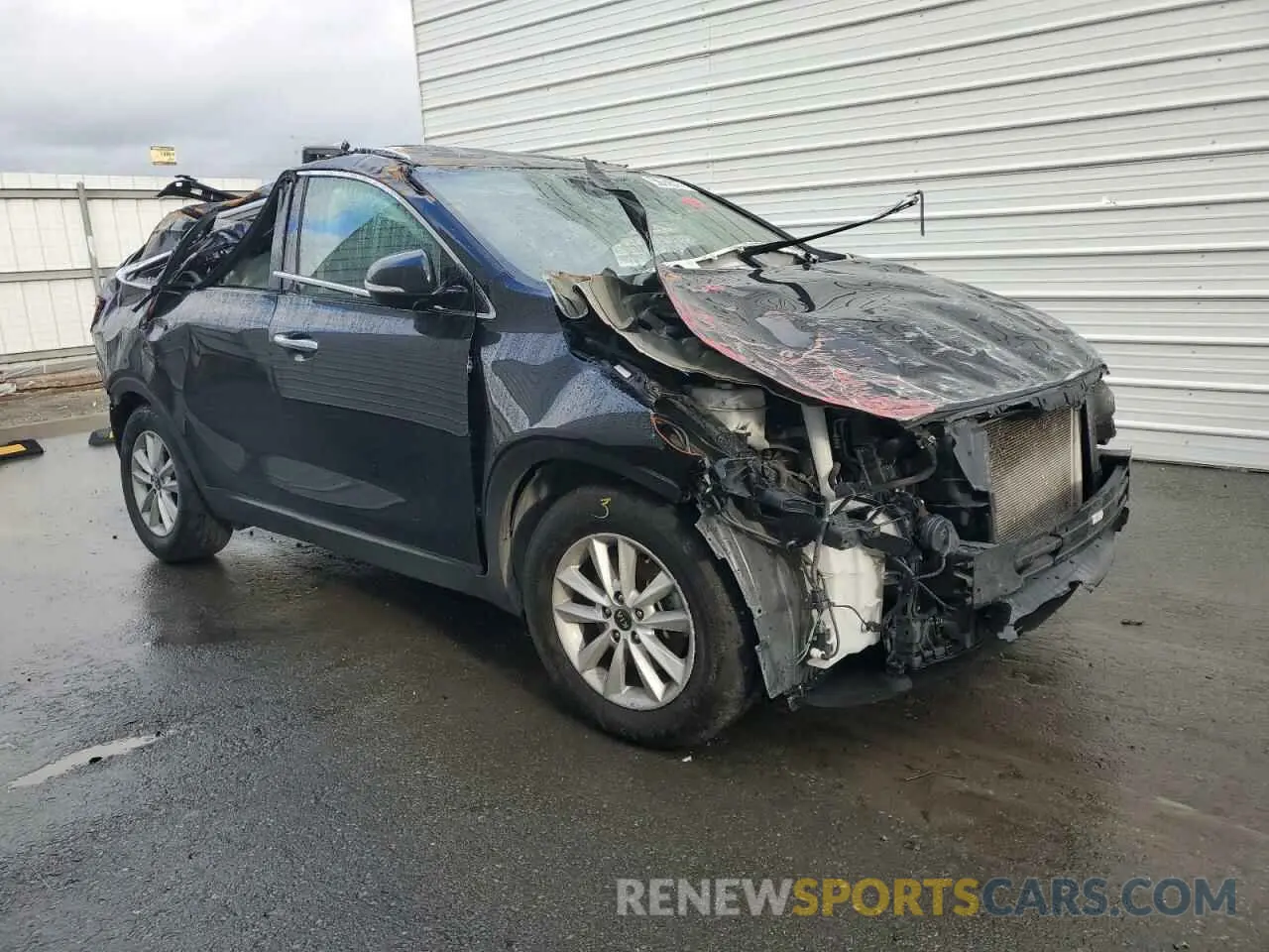 4 Photograph of a damaged car 5XYPG4A30KG500778 KIA SORENTO 2019