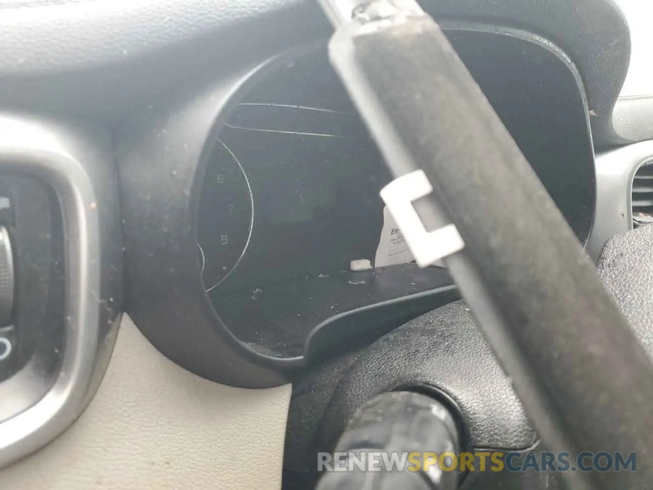 9 Photograph of a damaged car 5XYPG4A30KG500778 KIA SORENTO 2019