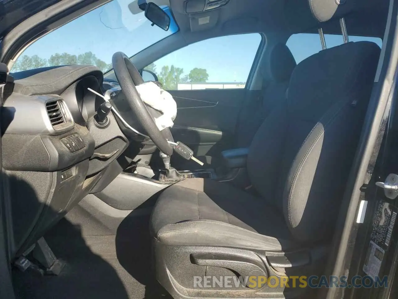 7 Photograph of a damaged car 5XYPG4A30KG508444 KIA SORENTO 2019