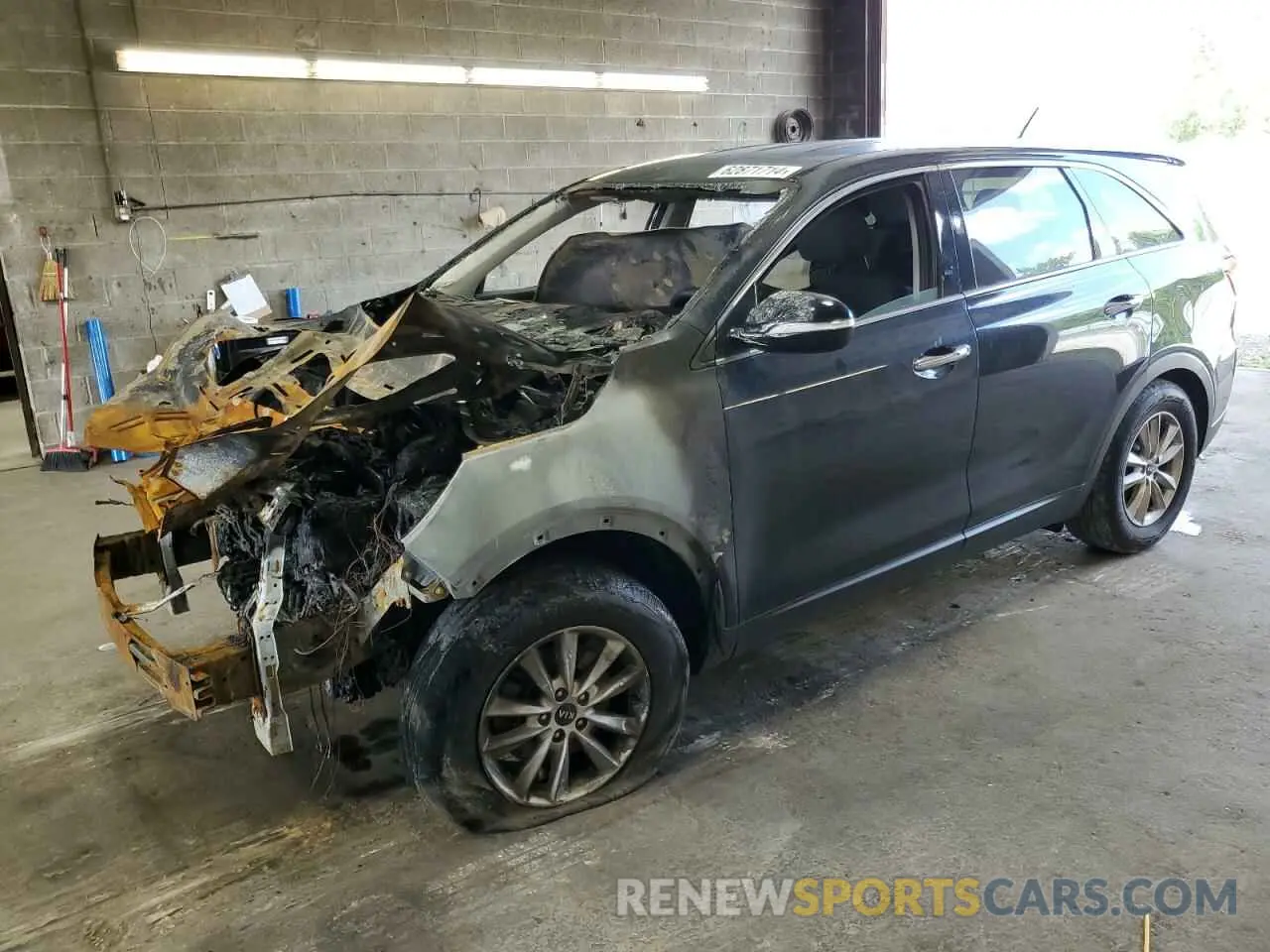 1 Photograph of a damaged car 5XYPG4A30KG509142 KIA SORENTO 2019