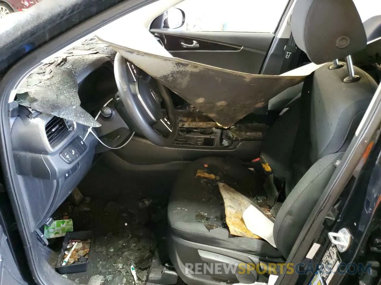 7 Photograph of a damaged car 5XYPG4A30KG509142 KIA SORENTO 2019