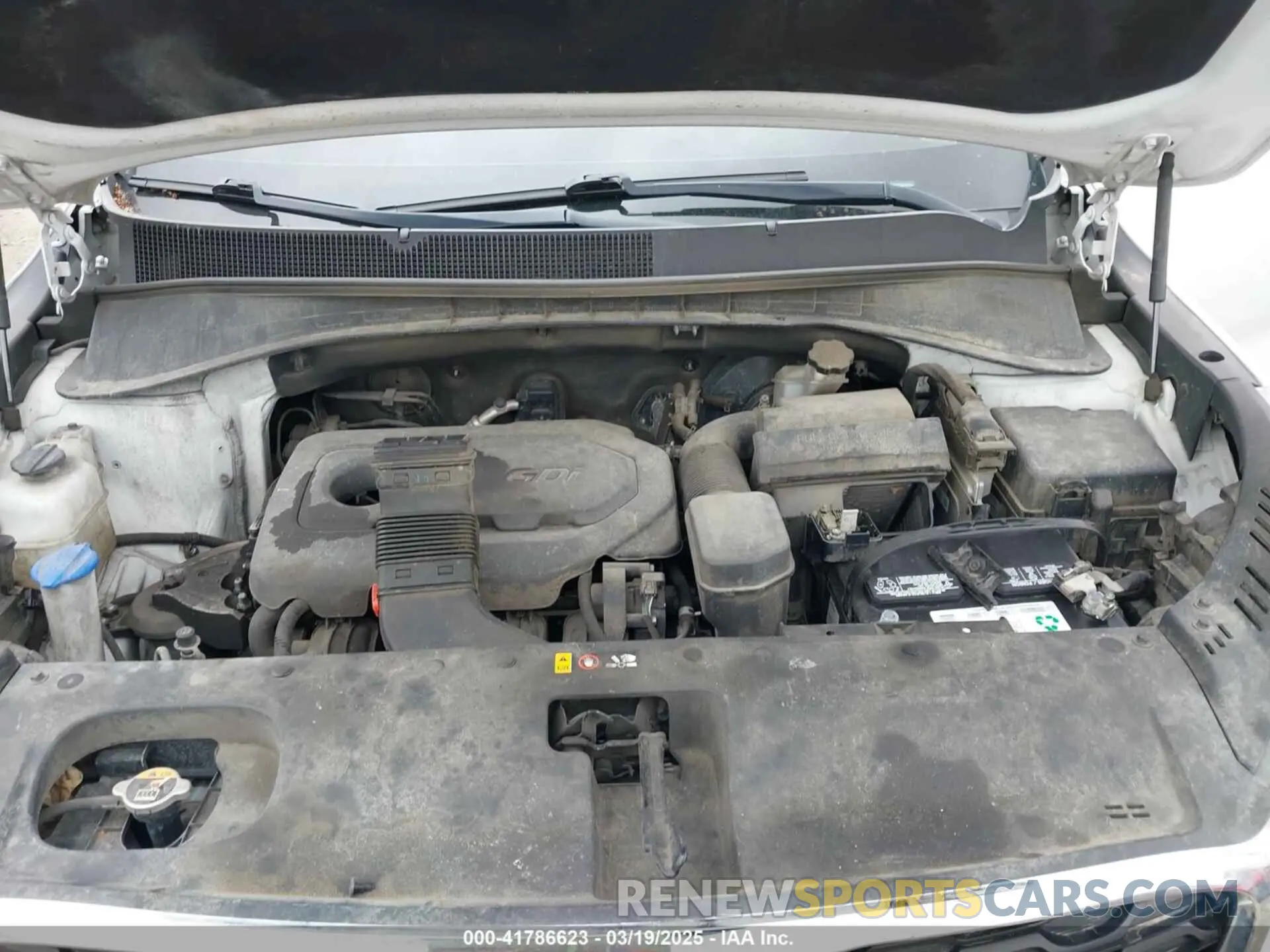 10 Photograph of a damaged car 5XYPG4A30KG524272 KIA SORENTO 2019