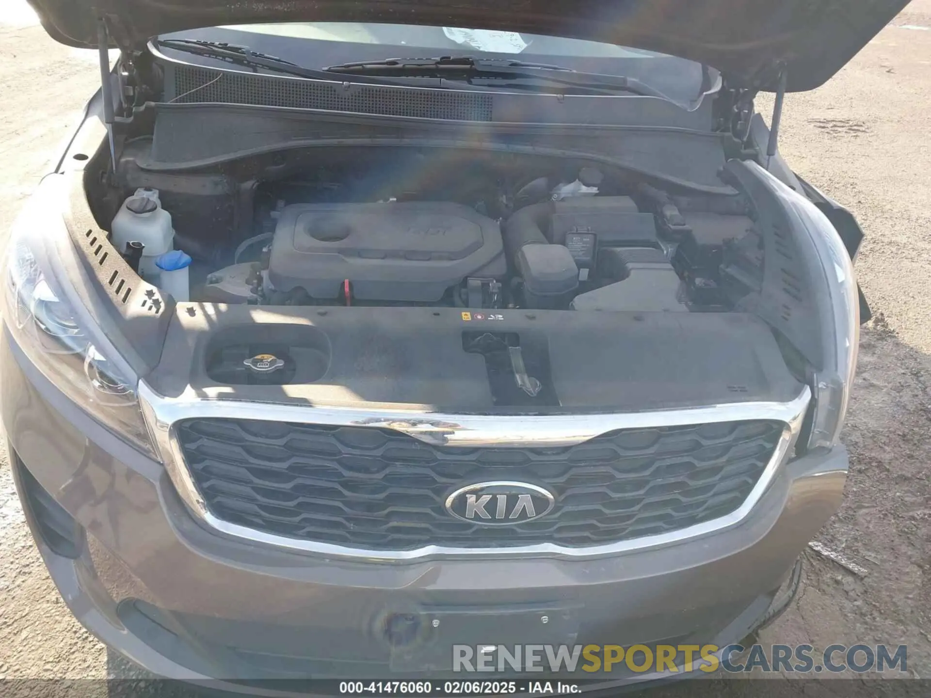 10 Photograph of a damaged car 5XYPG4A30KG532033 KIA SORENTO 2019