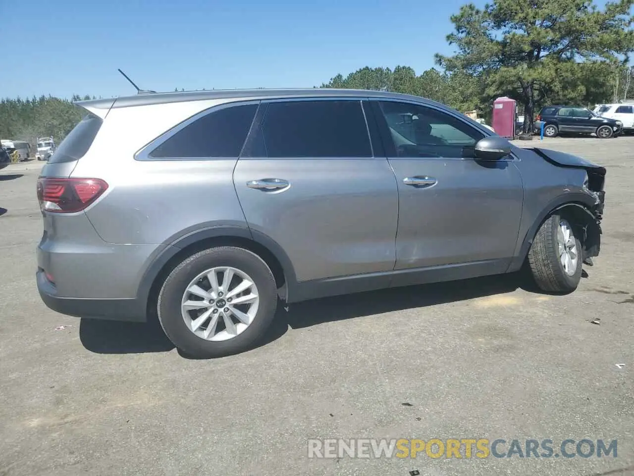3 Photograph of a damaged car 5XYPG4A30KG551908 KIA SORENTO 2019
