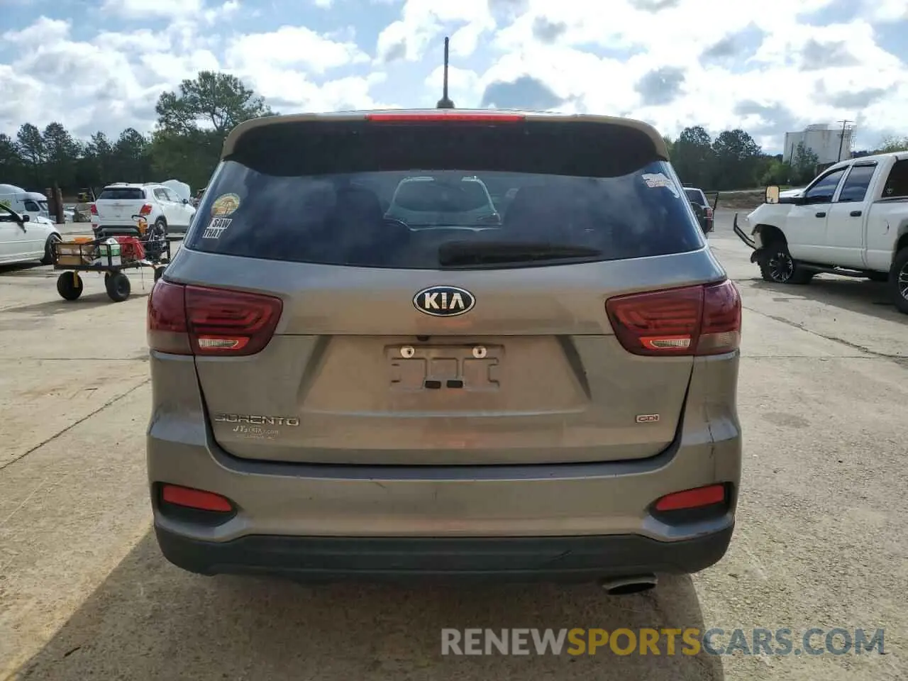 6 Photograph of a damaged car 5XYPG4A30KG552508 KIA SORENTO 2019
