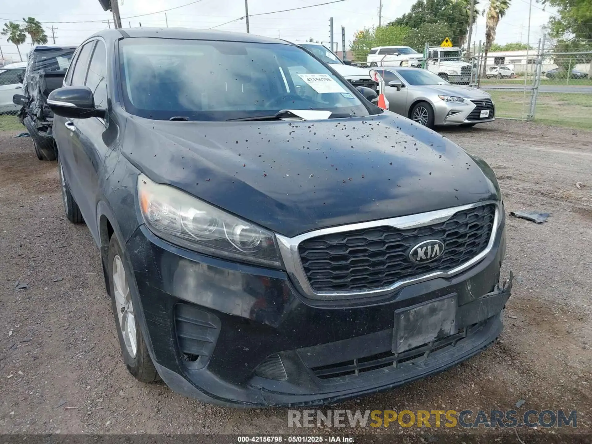 1 Photograph of a damaged car 5XYPG4A30KG560480 KIA SORENTO 2019