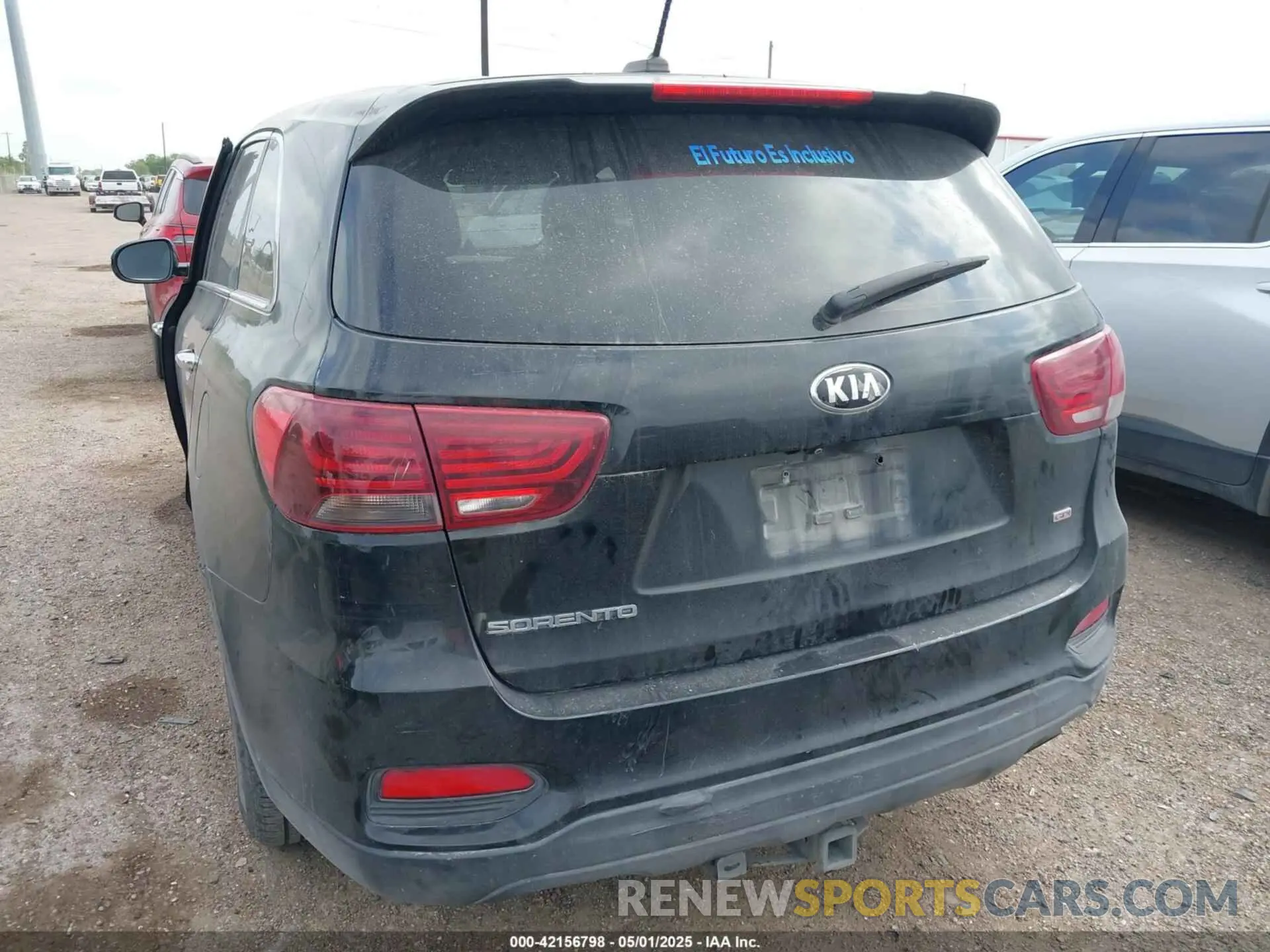 3 Photograph of a damaged car 5XYPG4A30KG560480 KIA SORENTO 2019