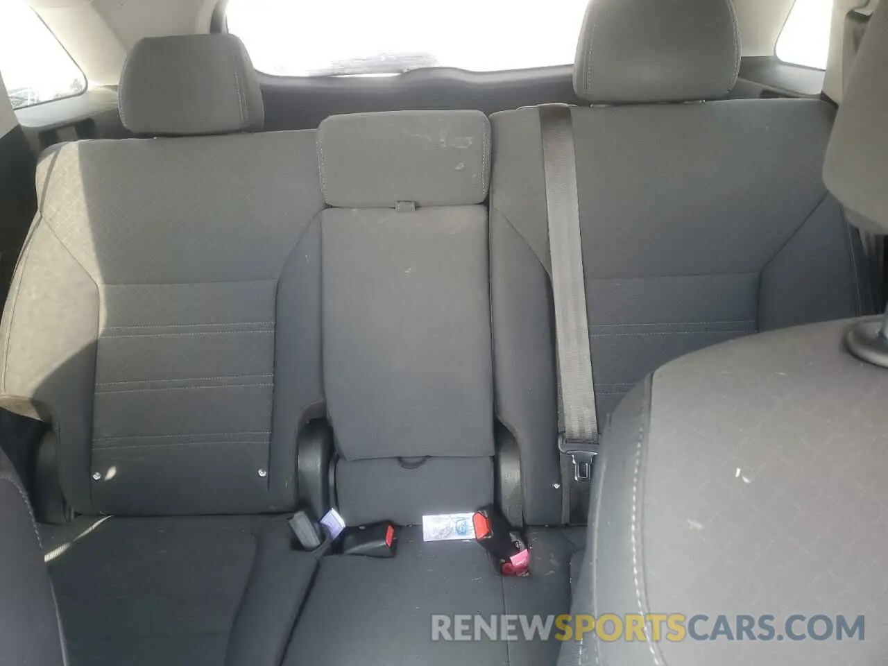 10 Photograph of a damaged car 5XYPG4A30KG561497 KIA SORENTO 2019