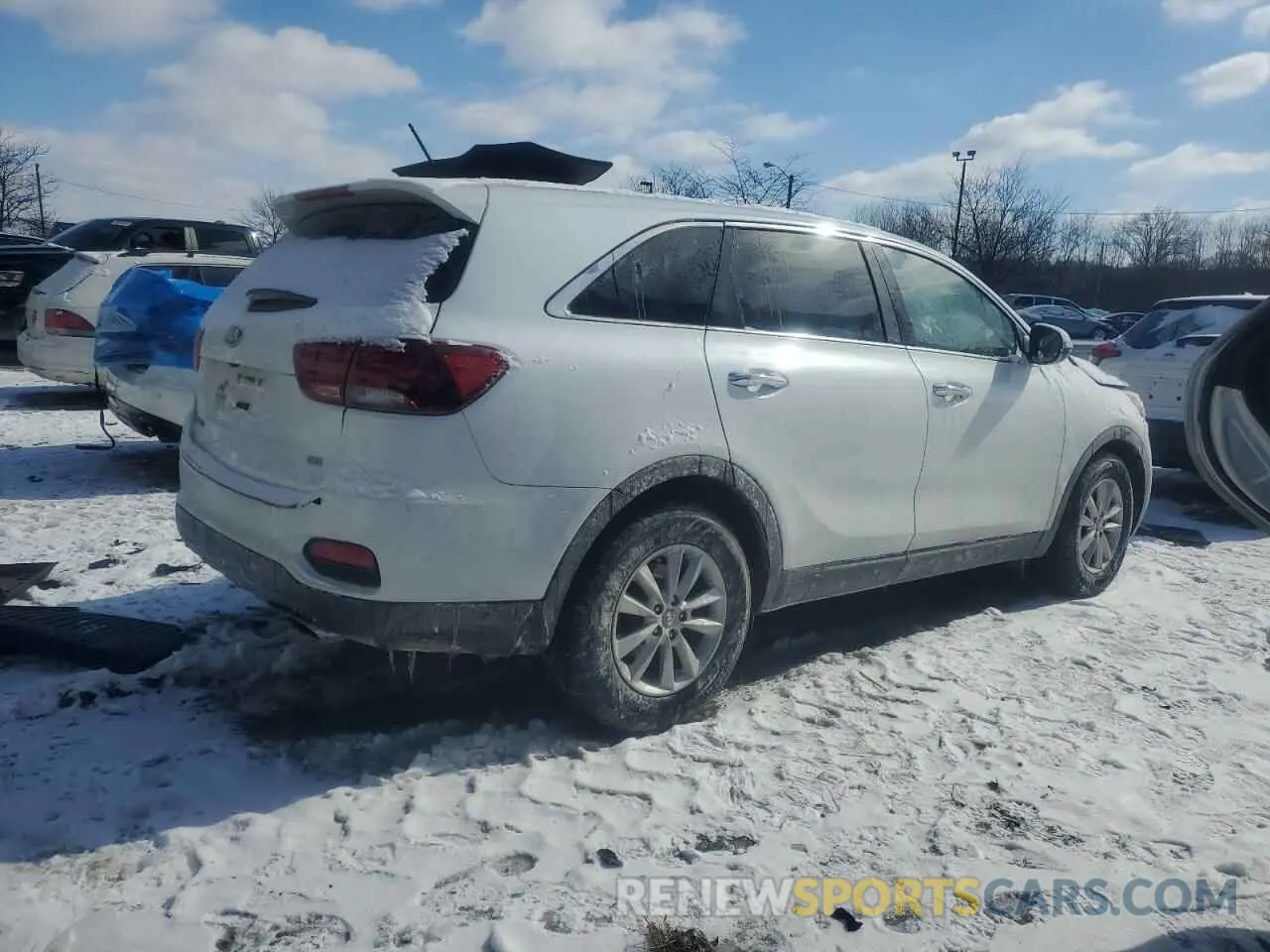 3 Photograph of a damaged car 5XYPG4A30KG561497 KIA SORENTO 2019