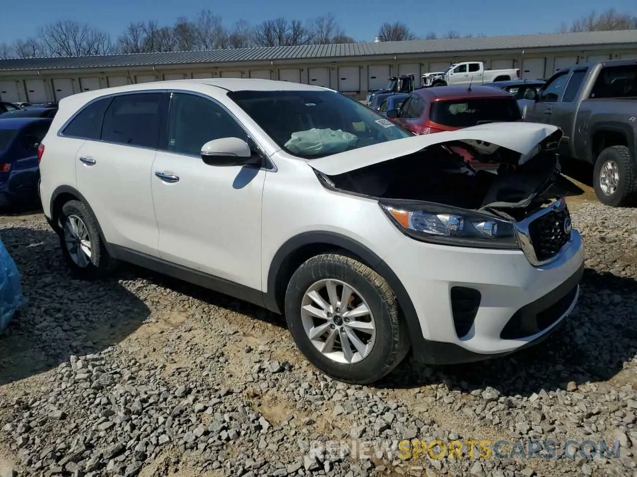 4 Photograph of a damaged car 5XYPG4A30KG561497 KIA SORENTO 2019