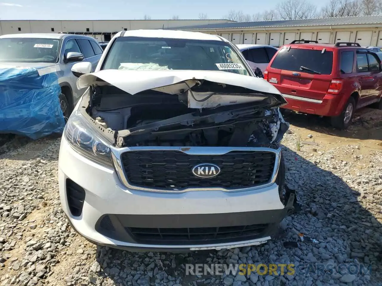 5 Photograph of a damaged car 5XYPG4A30KG561497 KIA SORENTO 2019
