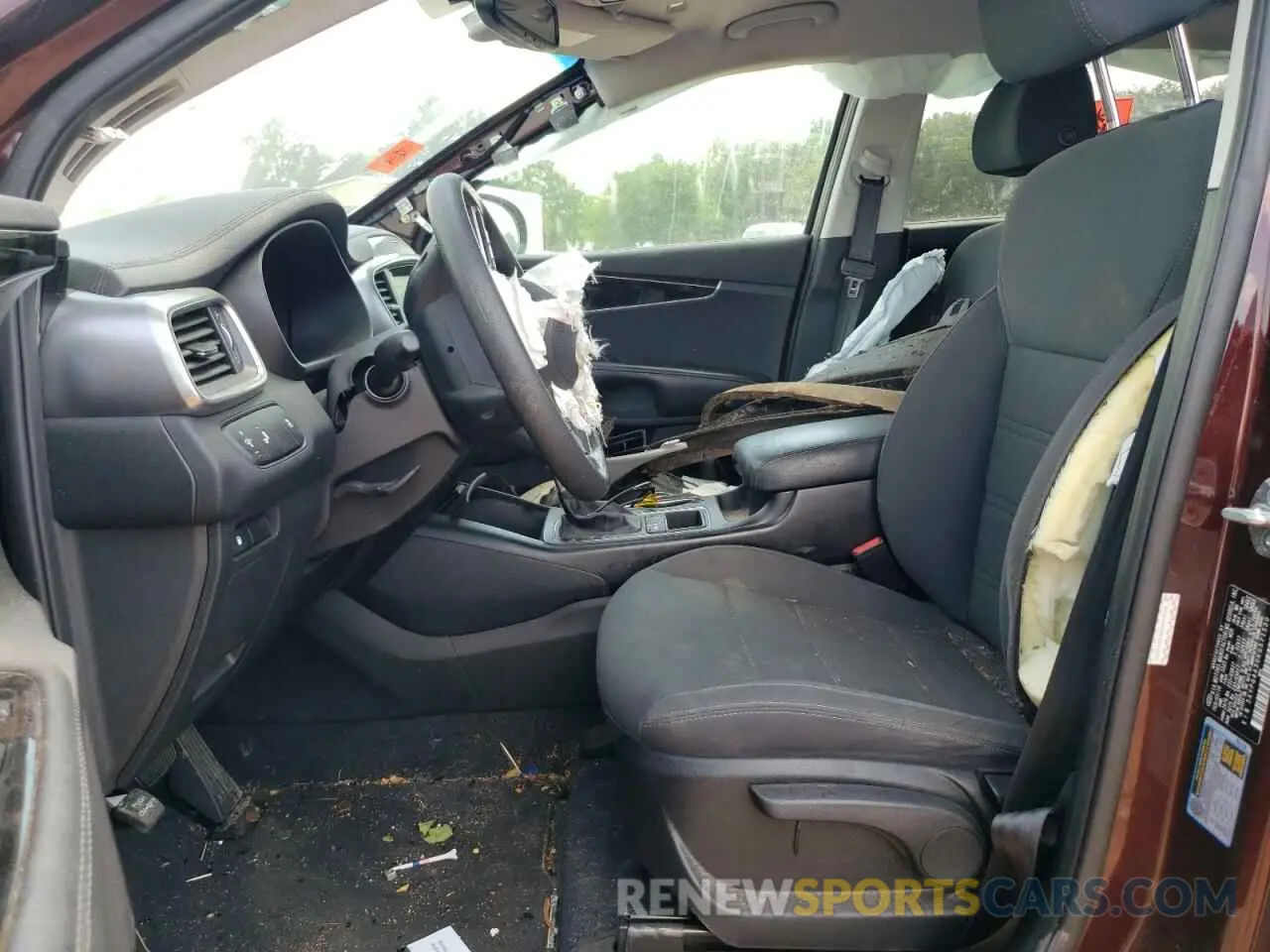 7 Photograph of a damaged car 5XYPG4A30KG571530 KIA SORENTO 2019