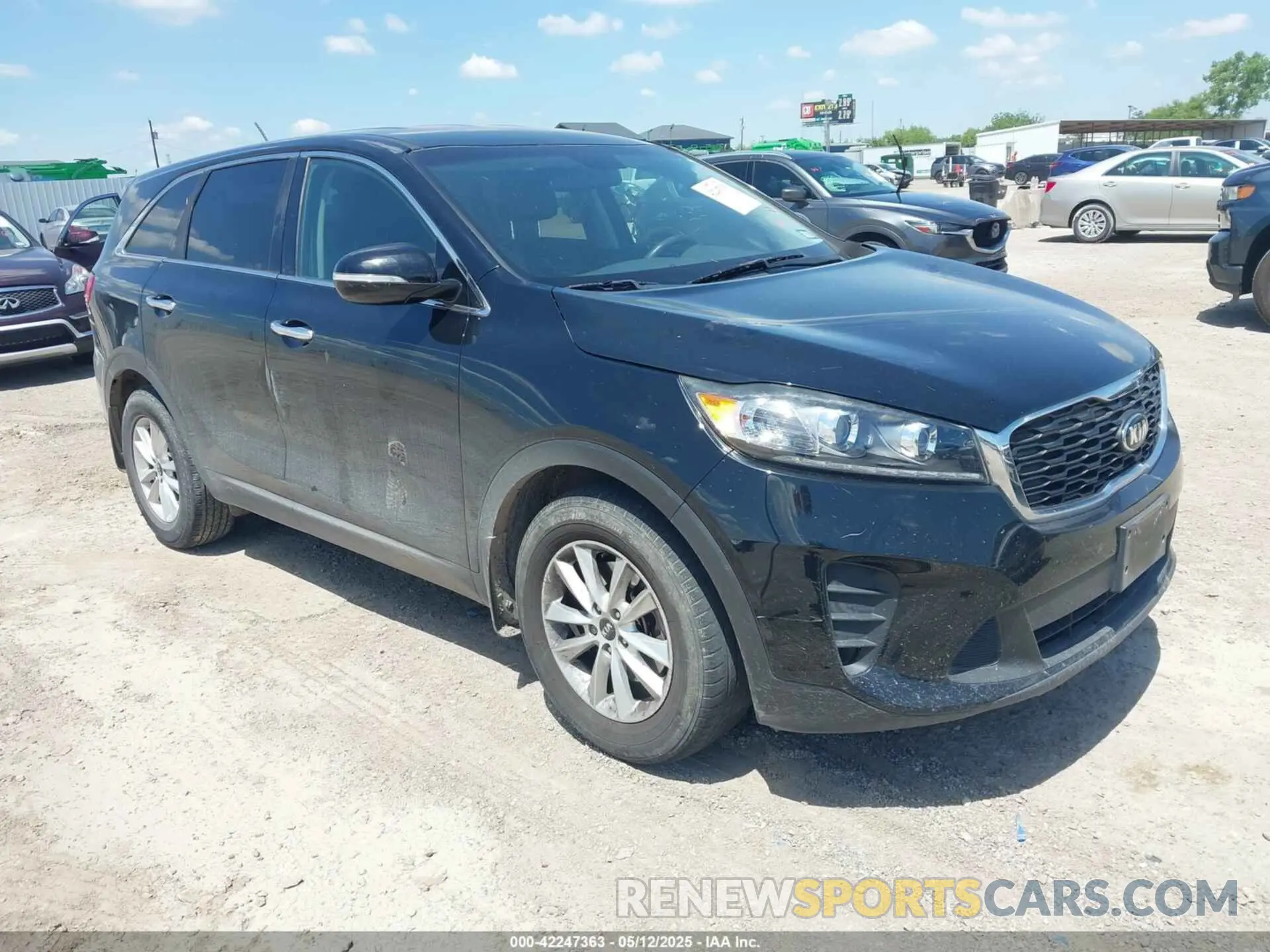 1 Photograph of a damaged car 5XYPG4A30KG574962 KIA SORENTO 2019
