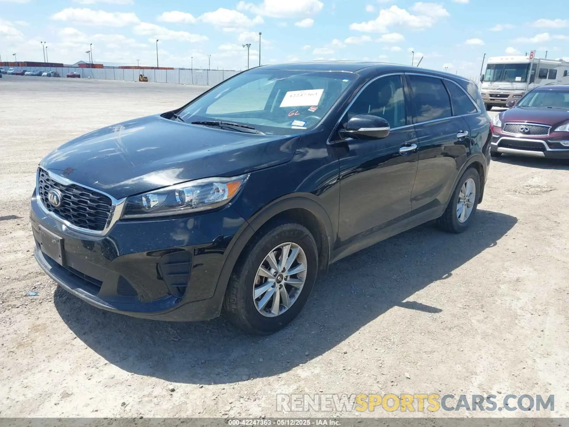 2 Photograph of a damaged car 5XYPG4A30KG574962 KIA SORENTO 2019