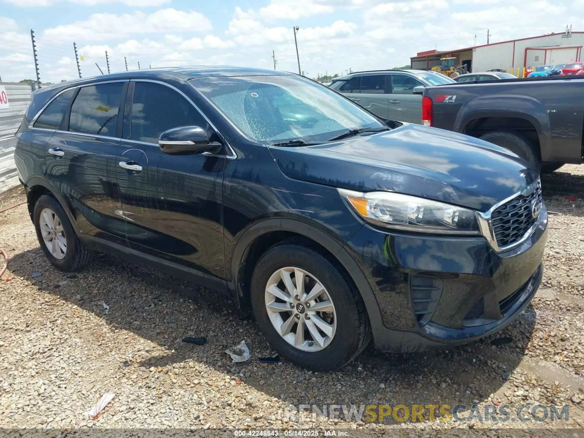 1 Photograph of a damaged car 5XYPG4A30KG582060 KIA SORENTO 2019