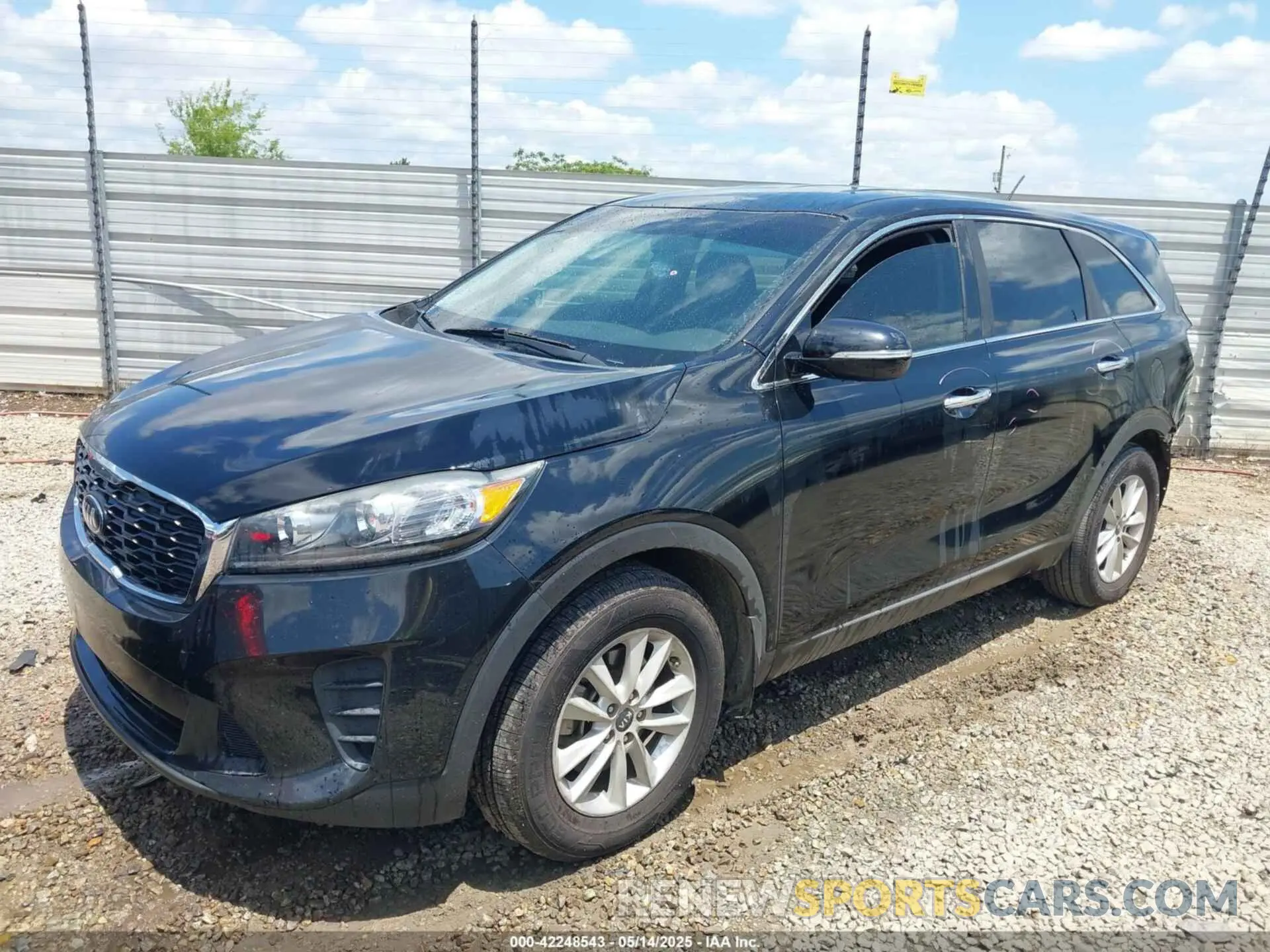 2 Photograph of a damaged car 5XYPG4A30KG582060 KIA SORENTO 2019