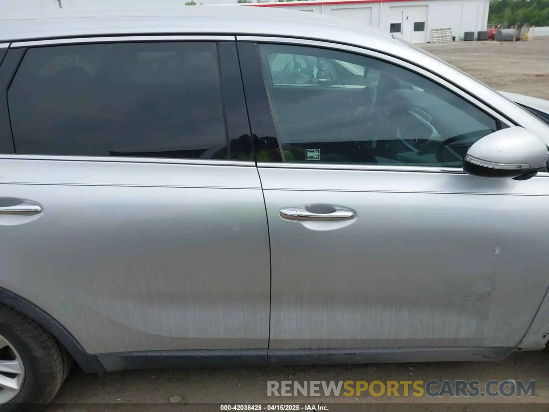 13 Photograph of a damaged car 5XYPG4A30KG592930 KIA SORENTO 2019