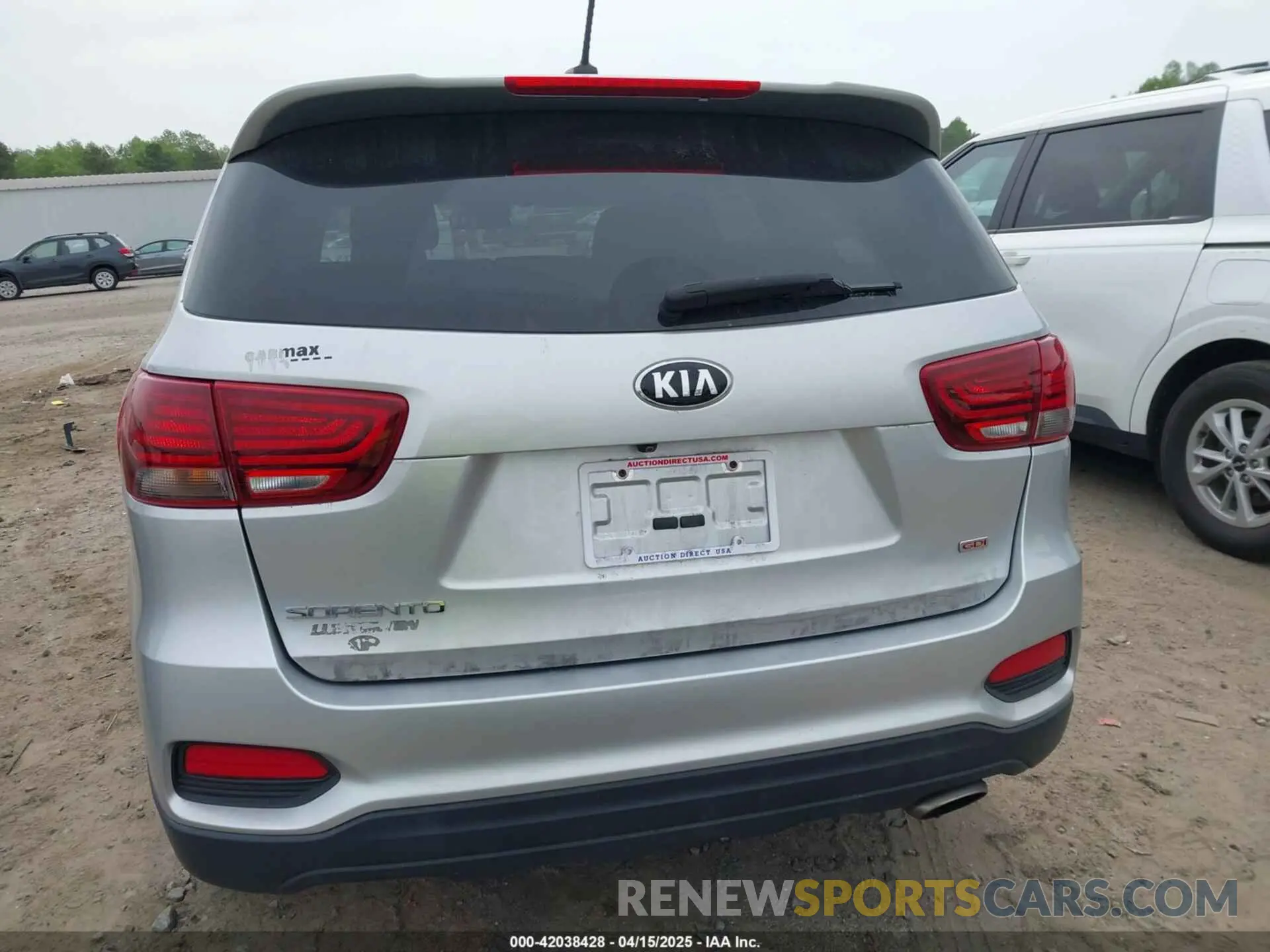 16 Photograph of a damaged car 5XYPG4A30KG592930 KIA SORENTO 2019