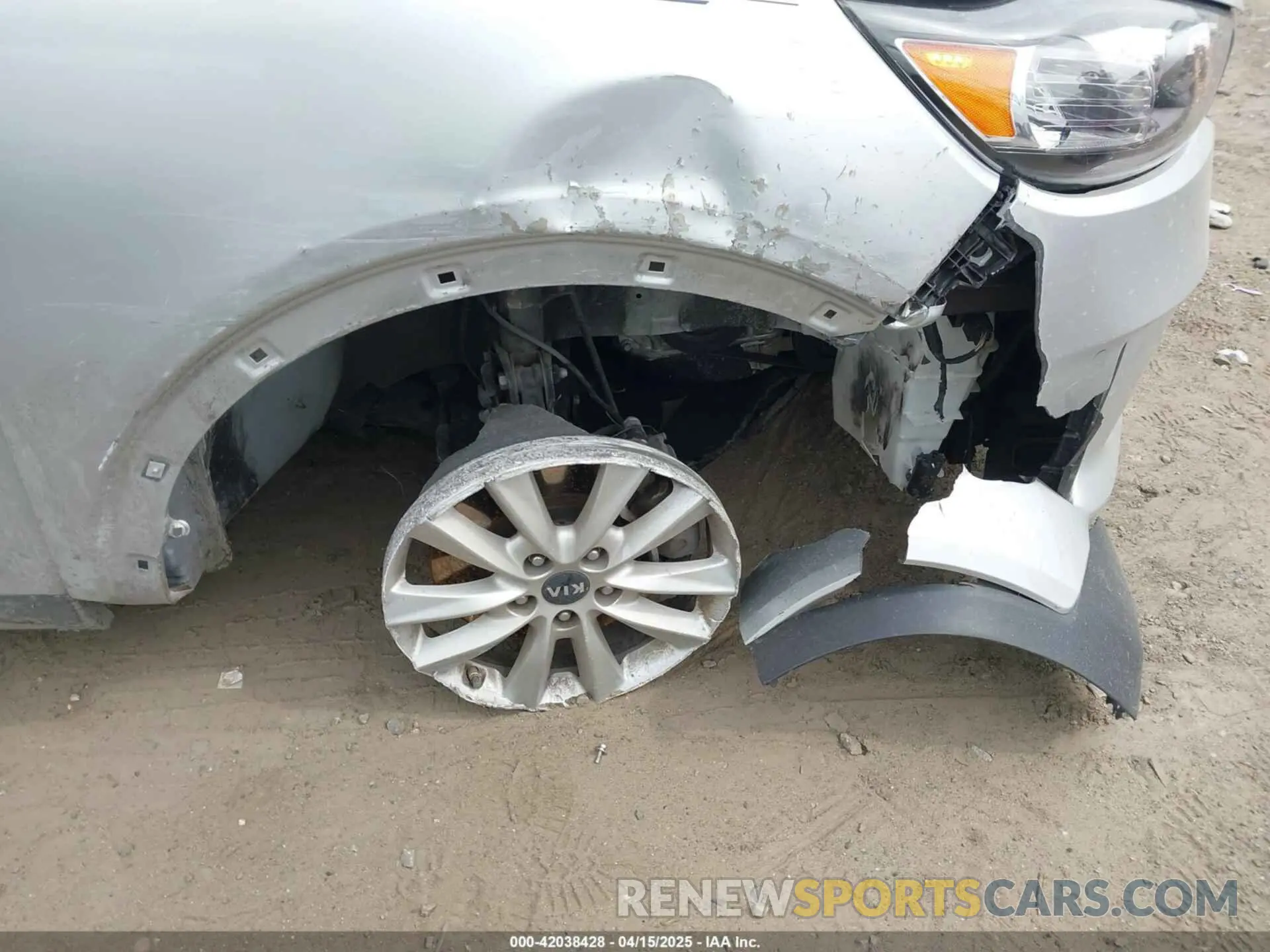 17 Photograph of a damaged car 5XYPG4A30KG592930 KIA SORENTO 2019