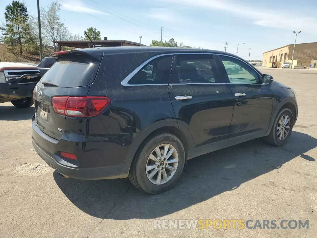 3 Photograph of a damaged car 5XYPG4A30KG595424 KIA SORENTO 2019