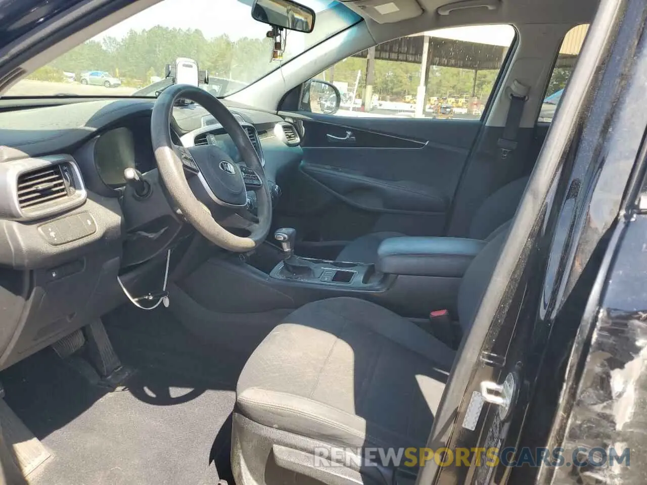 7 Photograph of a damaged car 5XYPG4A30KG595424 KIA SORENTO 2019