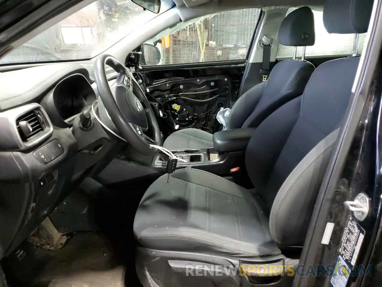 7 Photograph of a damaged car 5XYPG4A30KG595620 KIA SORENTO 2019