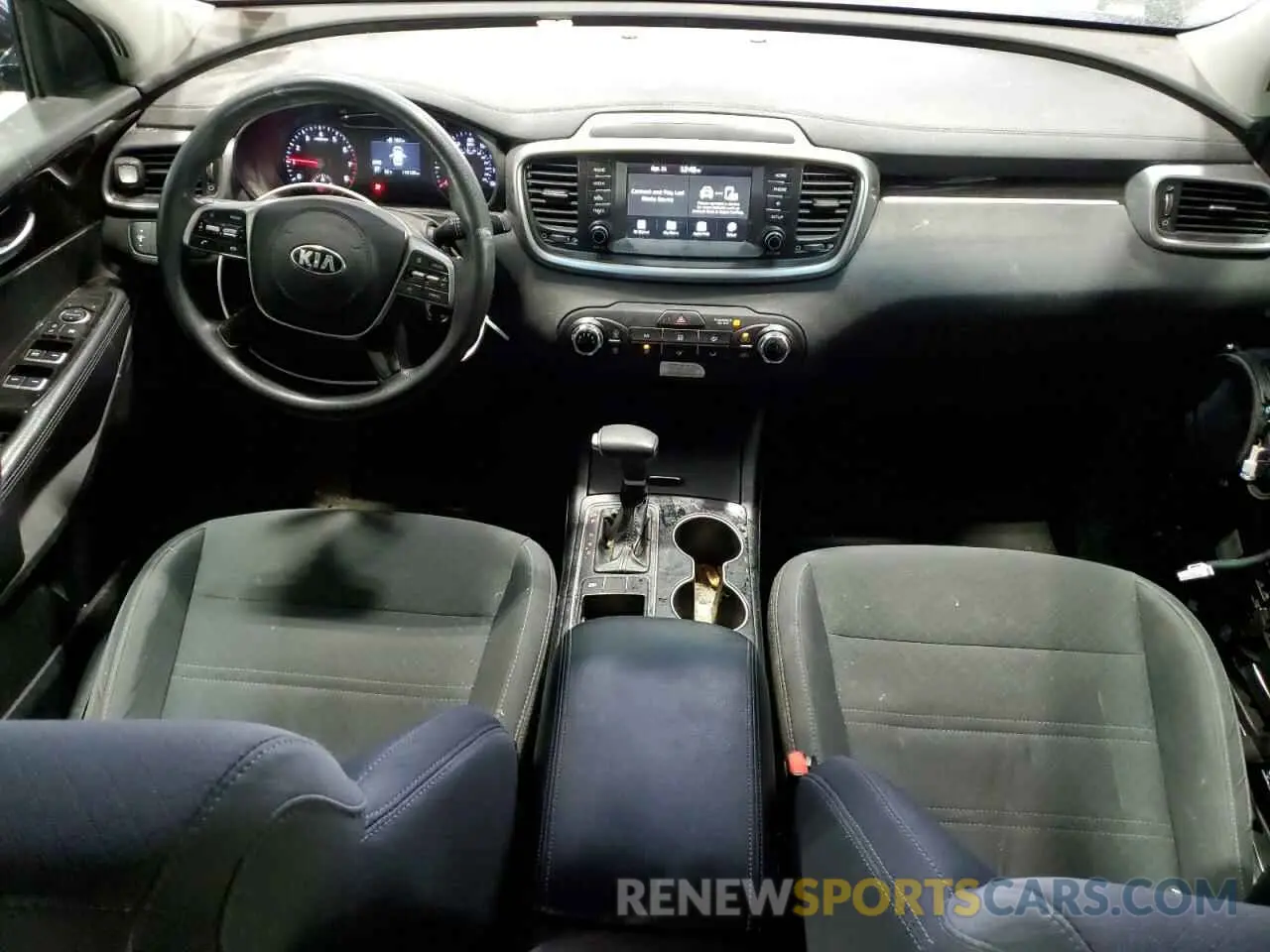 8 Photograph of a damaged car 5XYPG4A30KG595620 KIA SORENTO 2019