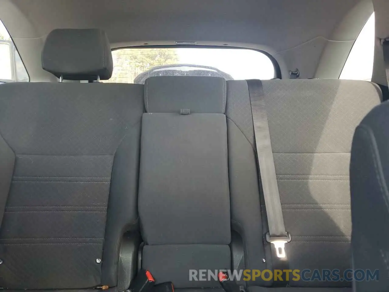 10 Photograph of a damaged car 5XYPG4A30KG599330 KIA SORENTO 2019