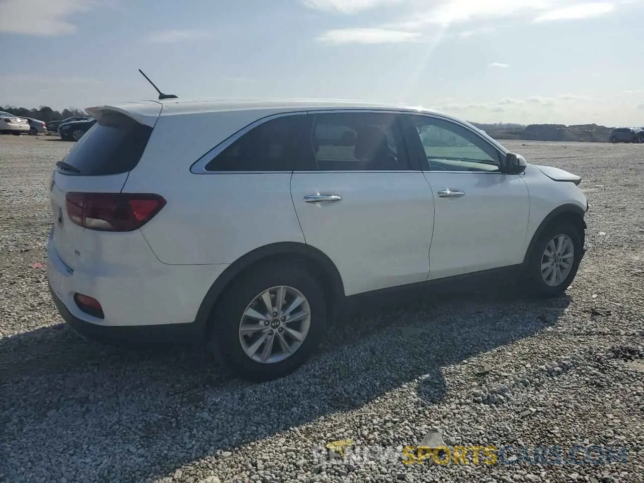 3 Photograph of a damaged car 5XYPG4A30KG599330 KIA SORENTO 2019