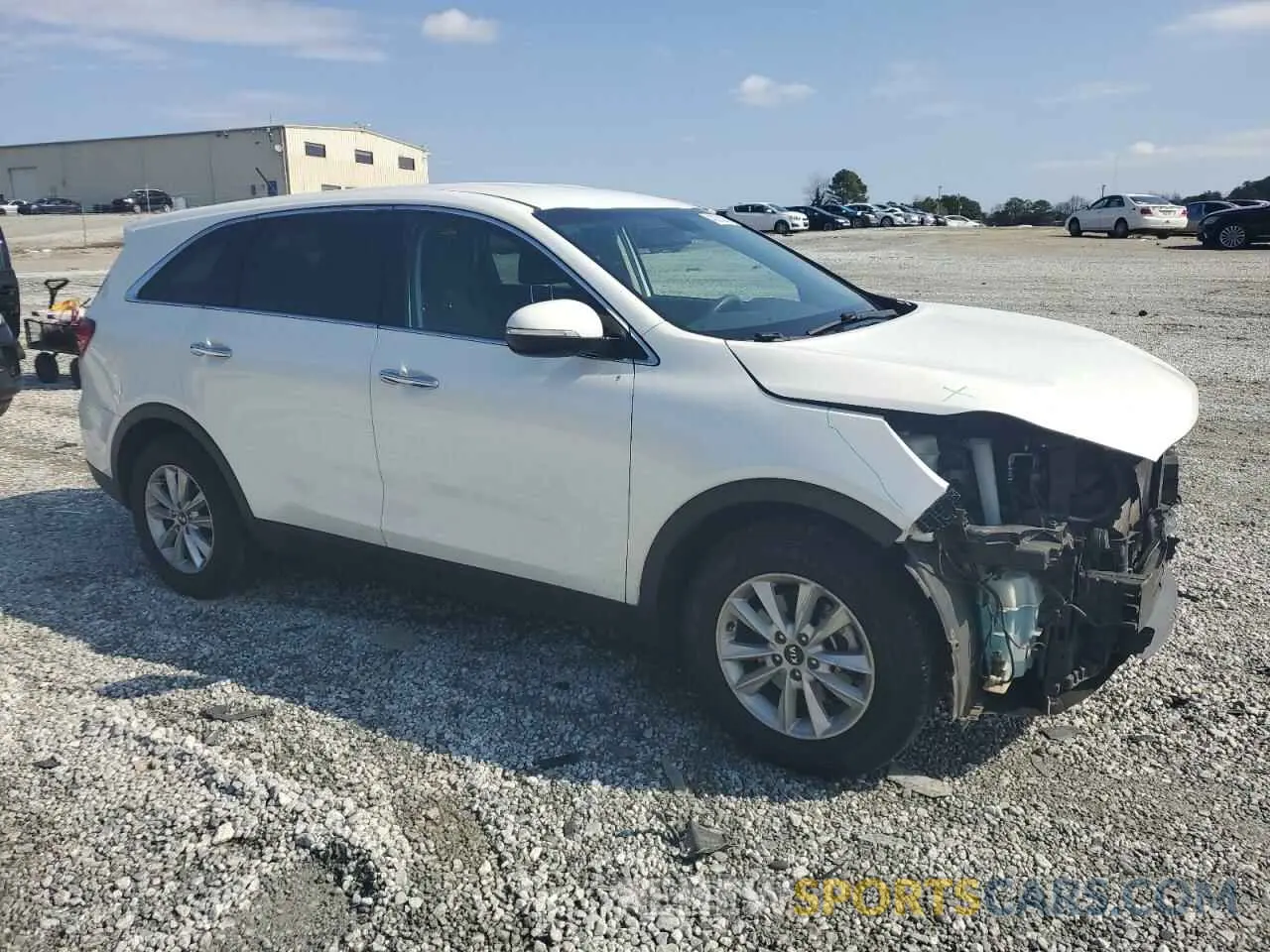 4 Photograph of a damaged car 5XYPG4A30KG599330 KIA SORENTO 2019