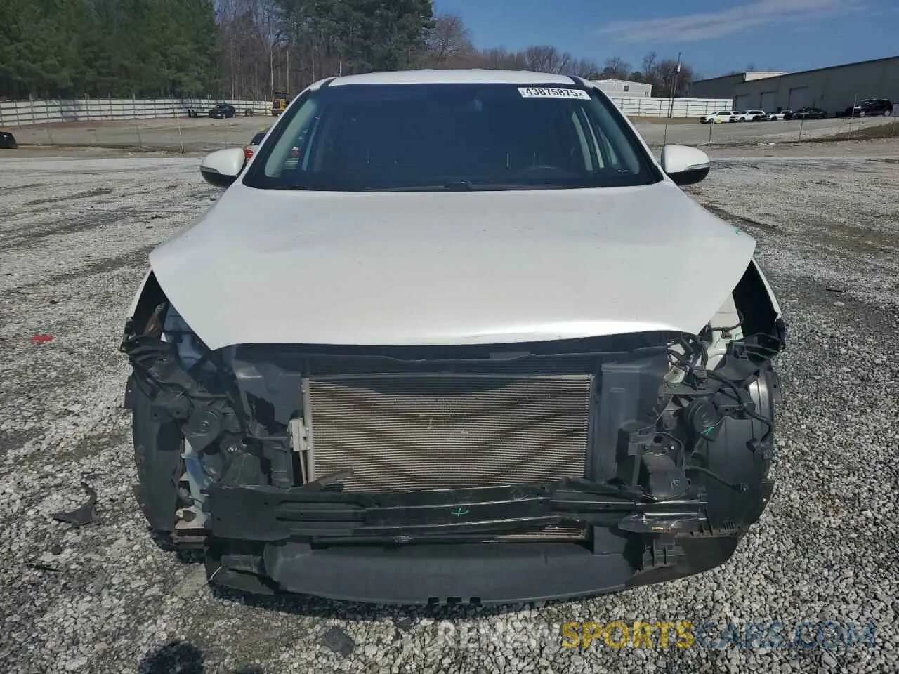 5 Photograph of a damaged car 5XYPG4A30KG599330 KIA SORENTO 2019