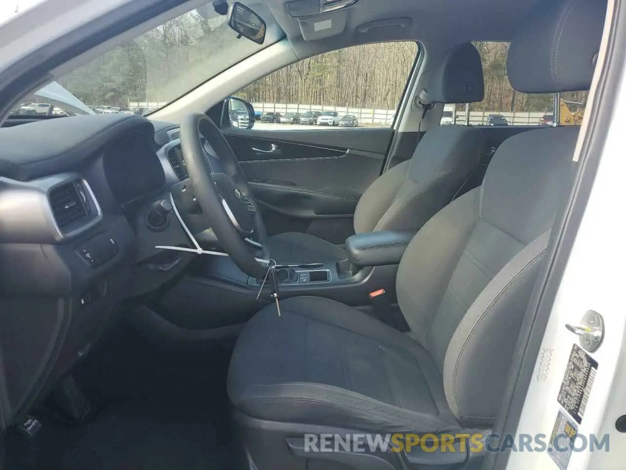 7 Photograph of a damaged car 5XYPG4A30KG599330 KIA SORENTO 2019