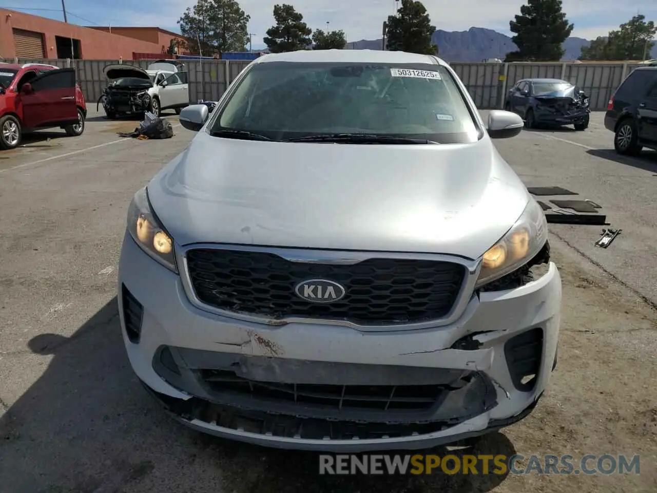 5 Photograph of a damaged car 5XYPG4A30KG610486 KIA SORENTO 2019