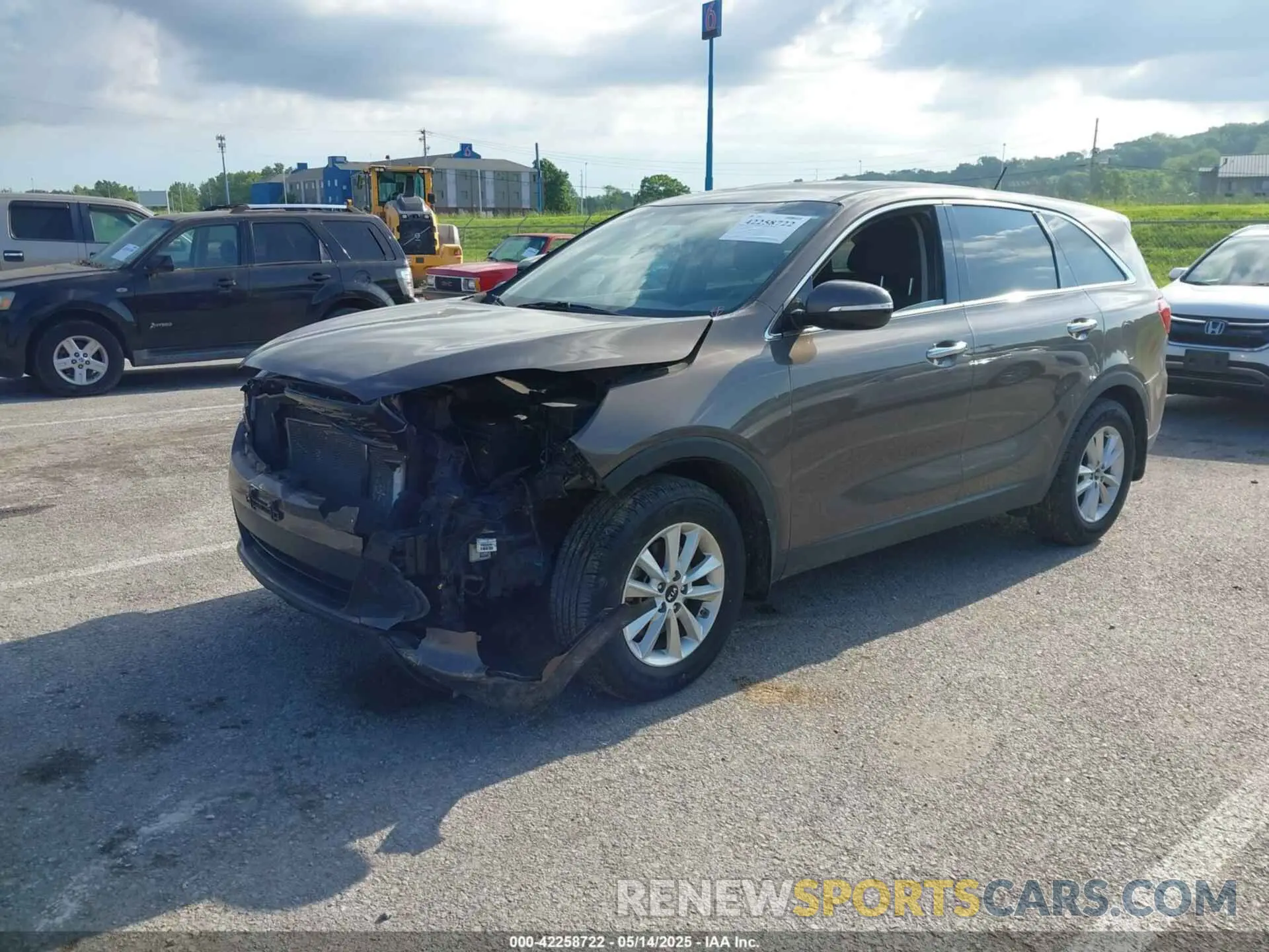 2 Photograph of a damaged car 5XYPG4A31KG449825 KIA SORENTO 2019