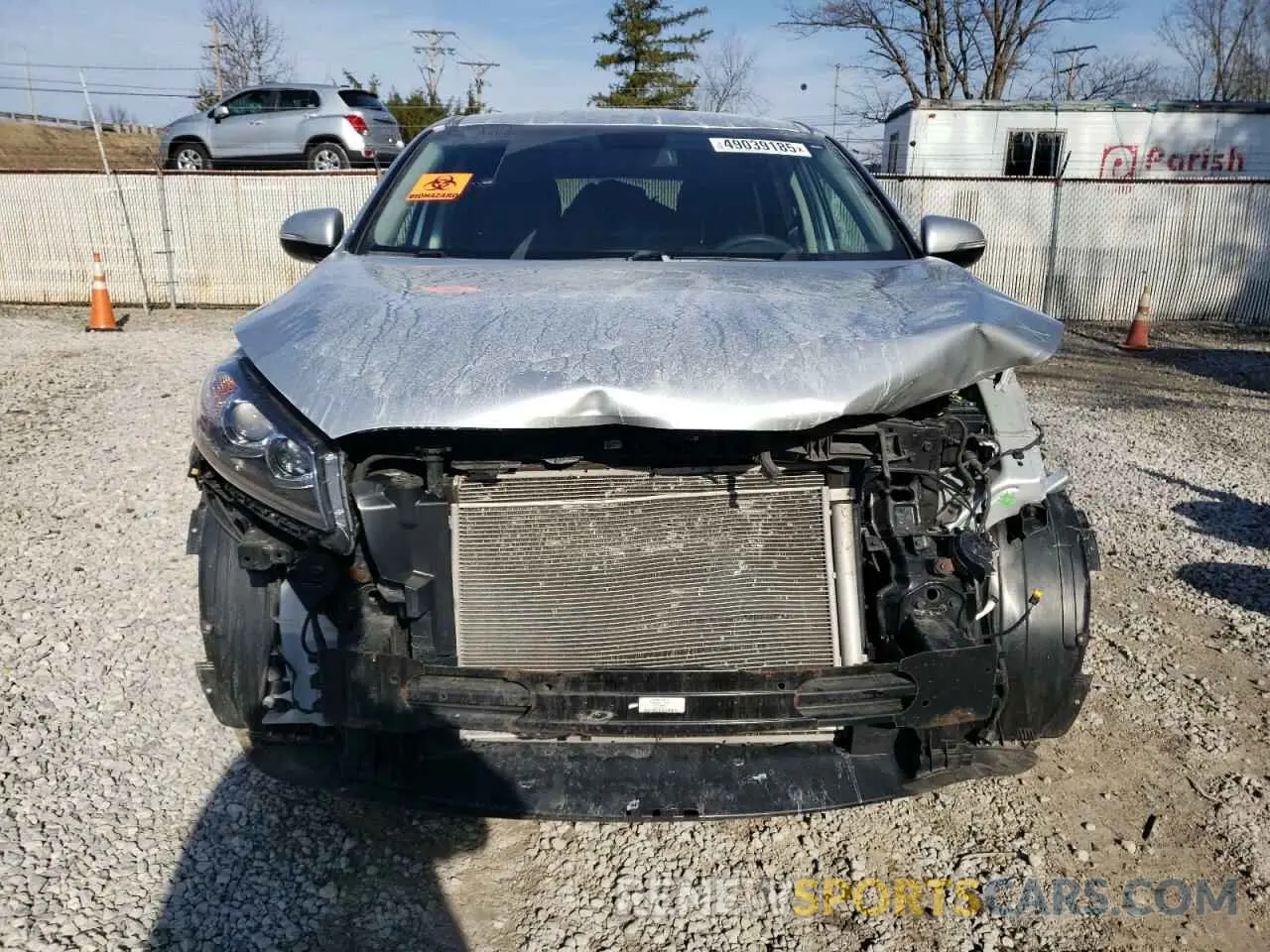 5 Photograph of a damaged car 5XYPG4A31KG465068 KIA SORENTO 2019