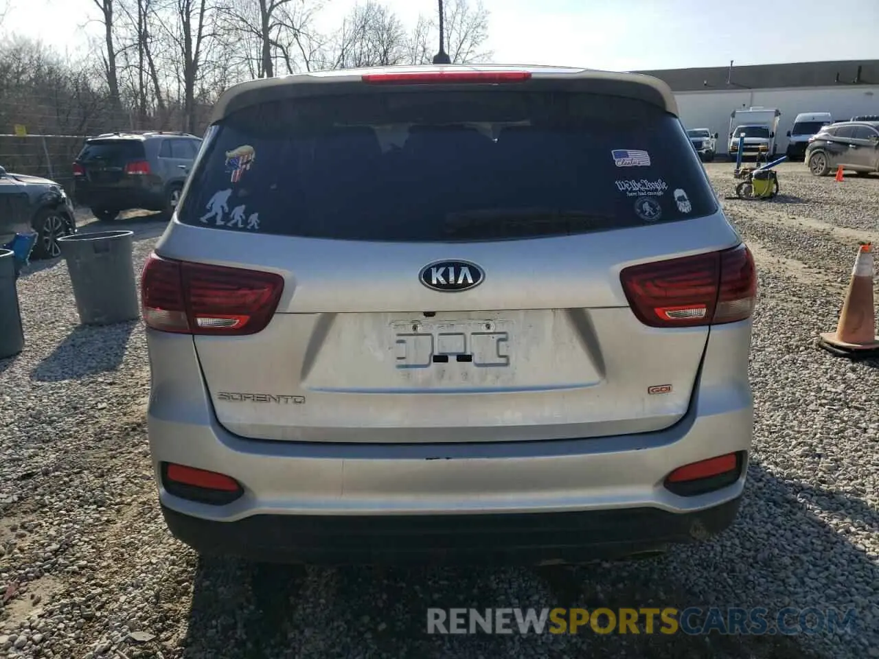 6 Photograph of a damaged car 5XYPG4A31KG465068 KIA SORENTO 2019