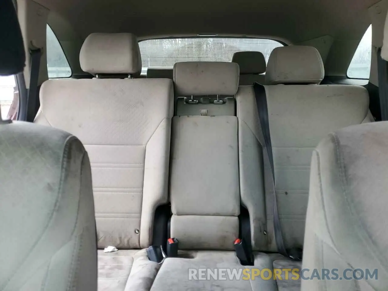 10 Photograph of a damaged car 5XYPG4A31KG511840 KIA SORENTO 2019