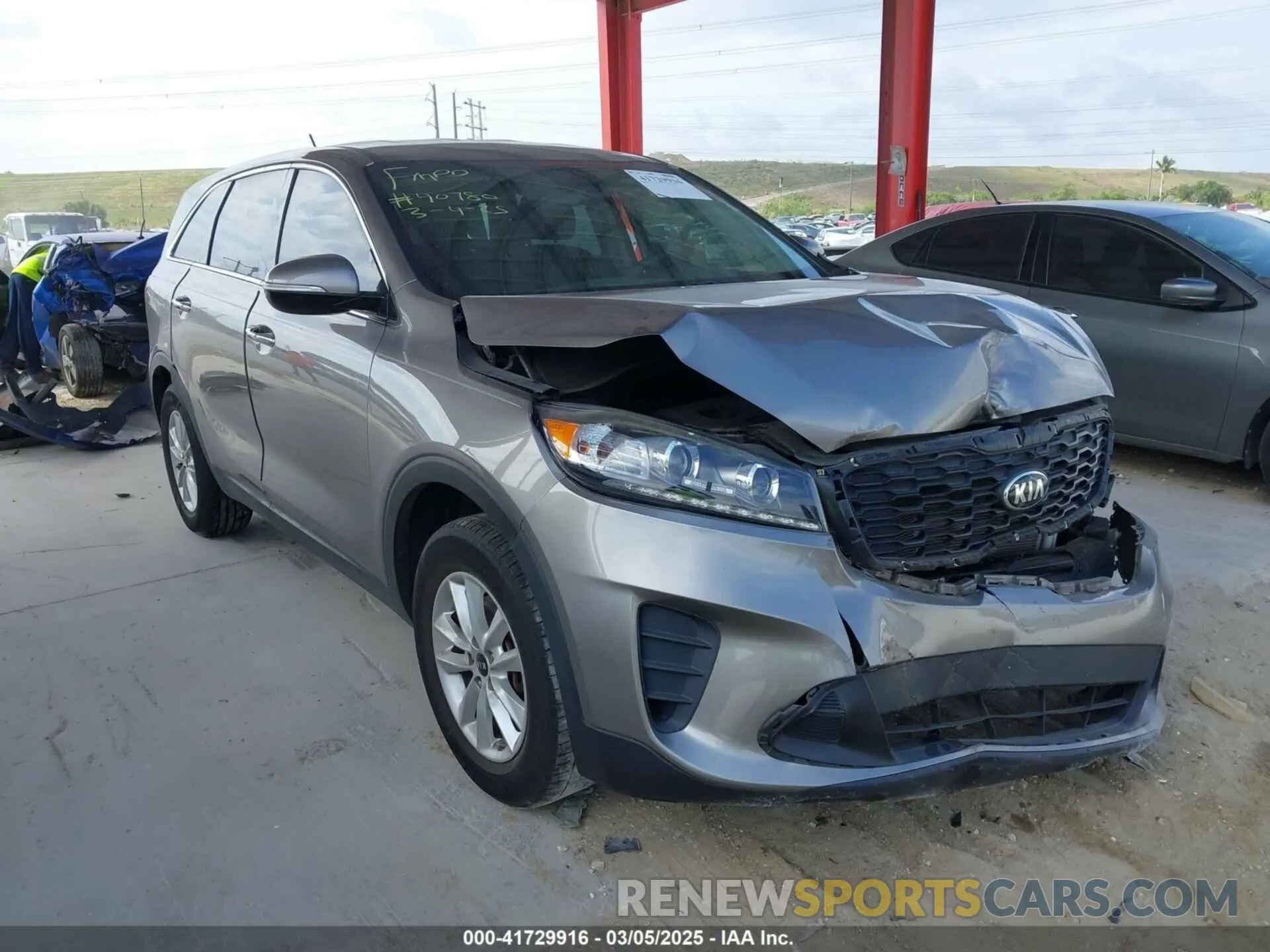 1 Photograph of a damaged car 5XYPG4A31KG543915 KIA SORENTO 2019