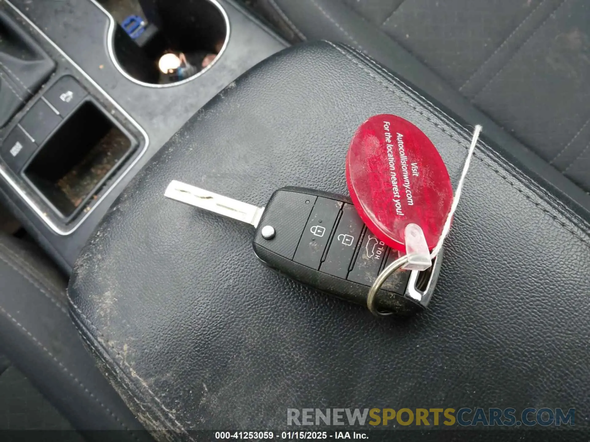 11 Photograph of a damaged car 5XYPG4A31KG547981 KIA SORENTO 2019
