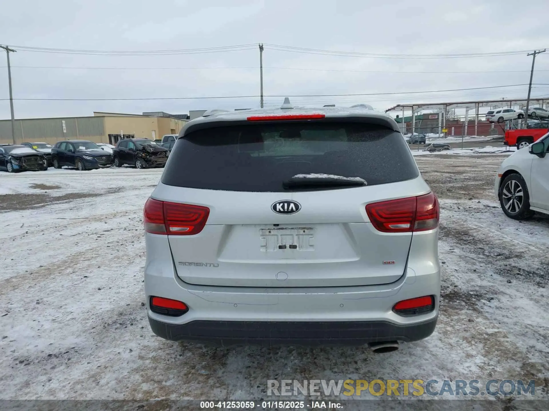 16 Photograph of a damaged car 5XYPG4A31KG547981 KIA SORENTO 2019