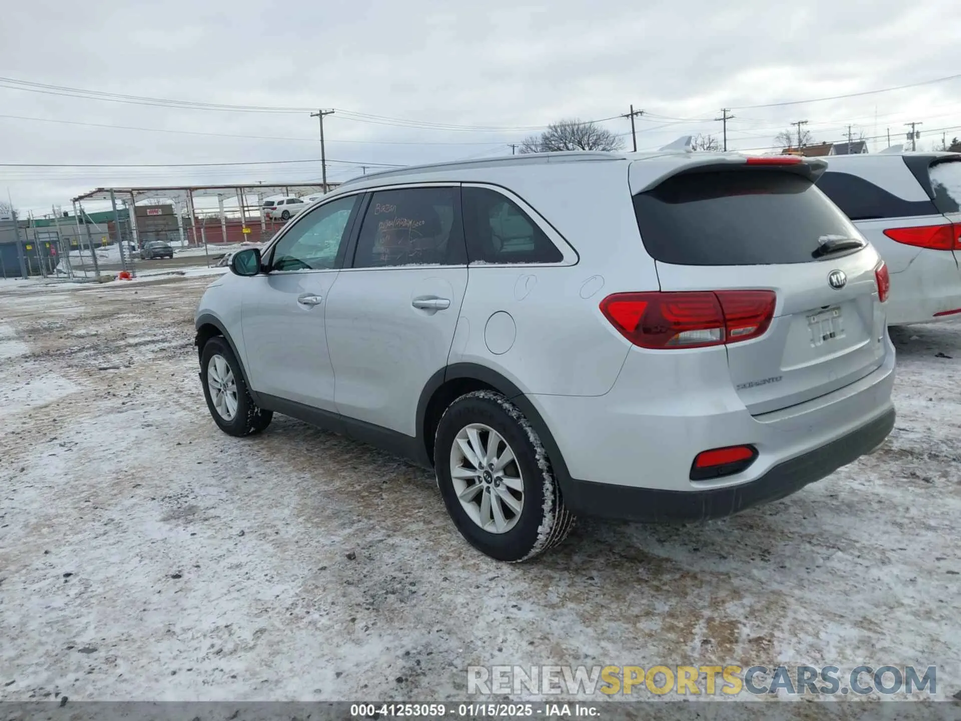 3 Photograph of a damaged car 5XYPG4A31KG547981 KIA SORENTO 2019
