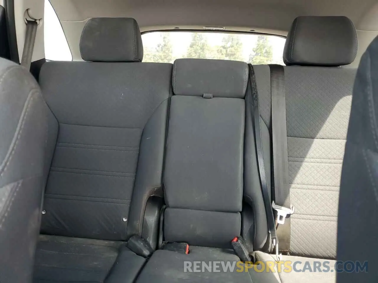 10 Photograph of a damaged car 5XYPG4A31KG555272 KIA SORENTO 2019