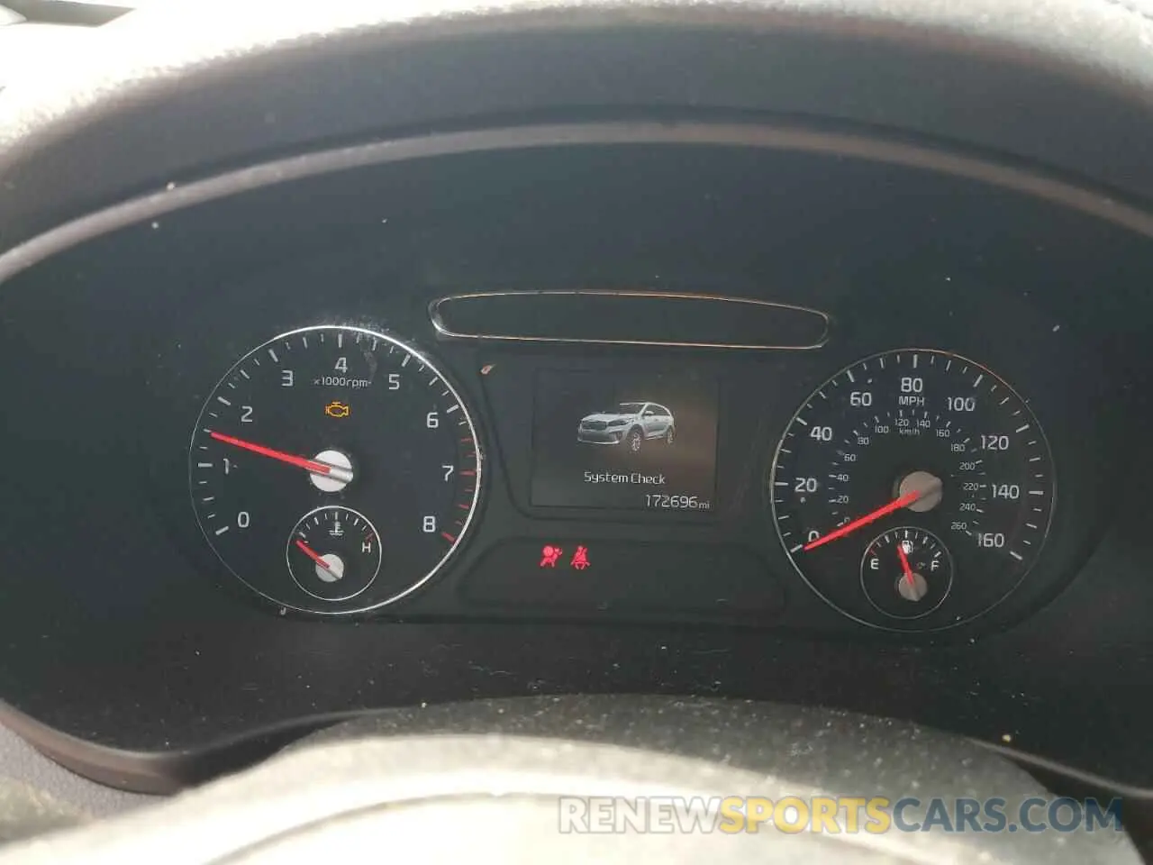 9 Photograph of a damaged car 5XYPG4A31KG555272 KIA SORENTO 2019